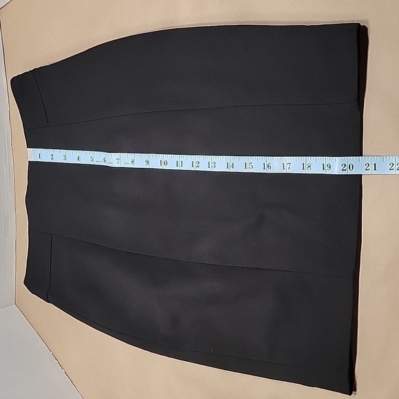 H&M, Black Size 6 Pencil Skirt. Embroidered Line Waistband Accent. EUC - Picture 7 of 11